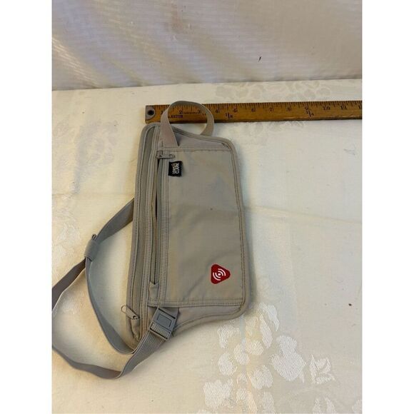 Lewis N Clark Fanny pack waist bag 2 zippers adjustable belt 11x5” packable mone - Picture 8 of 10